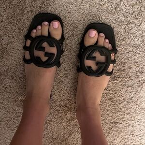 GUCCI Women's Interlocking G slide sandal